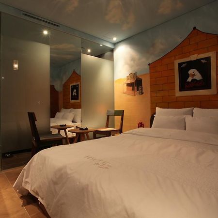 Hotel Pop2 Jongno Сеул Стая снимка
