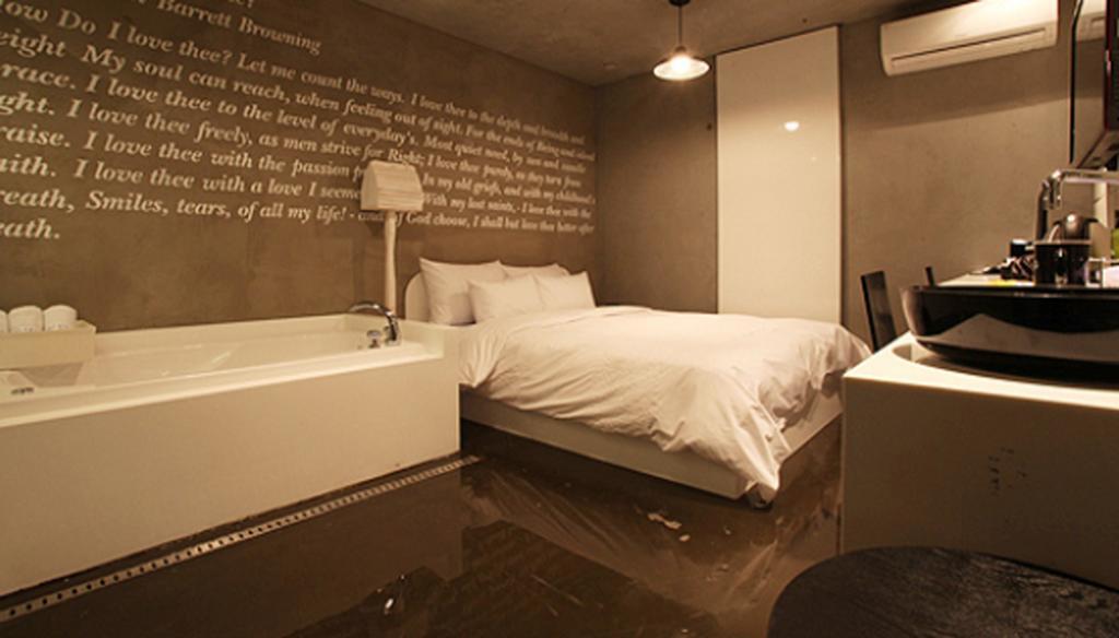 Hotel Pop2 Jongno Сеул Стая снимка